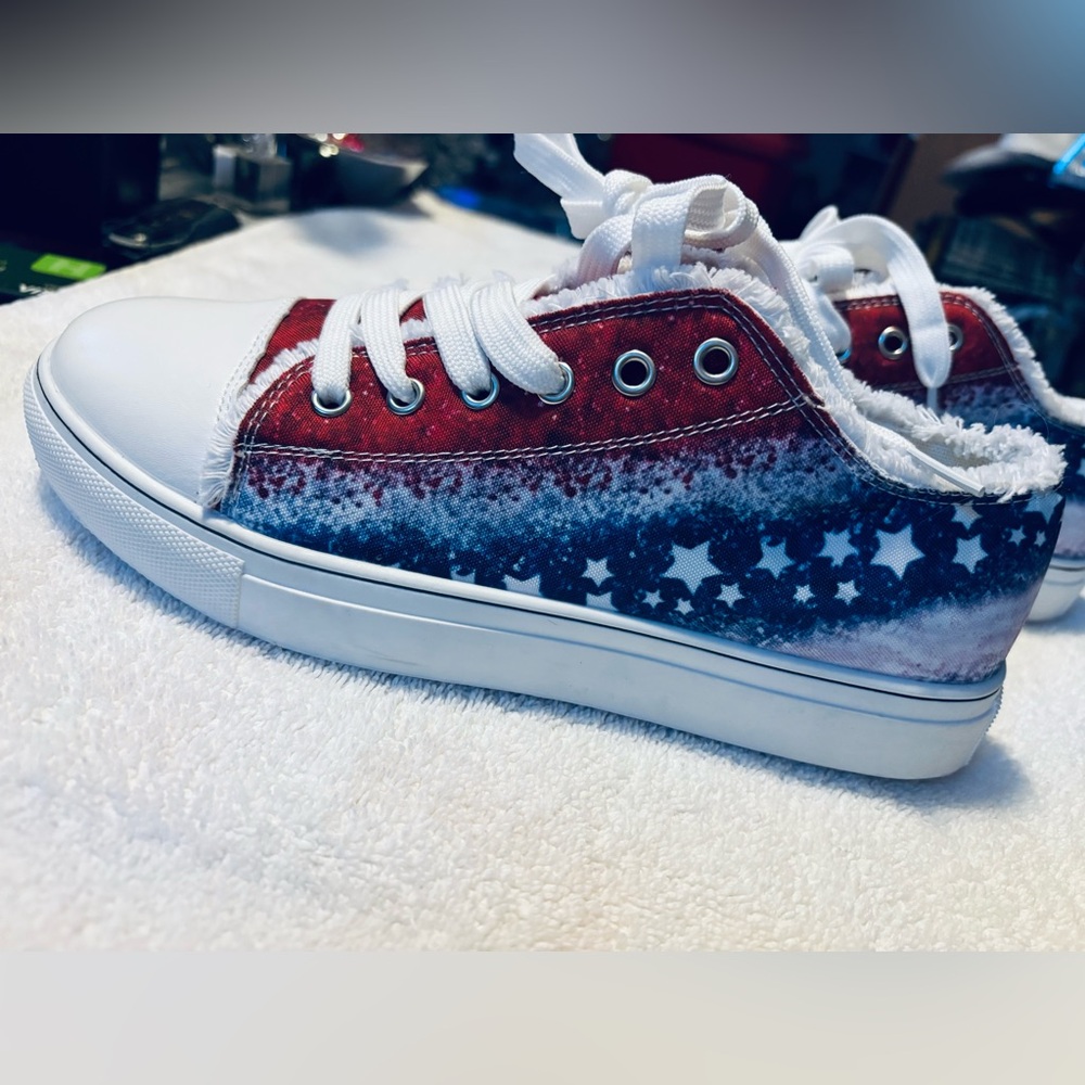 Brand New Women’s Sneakers ANYTHING BUT MONDAY - Size 38 EURO / 8 USA - box 57